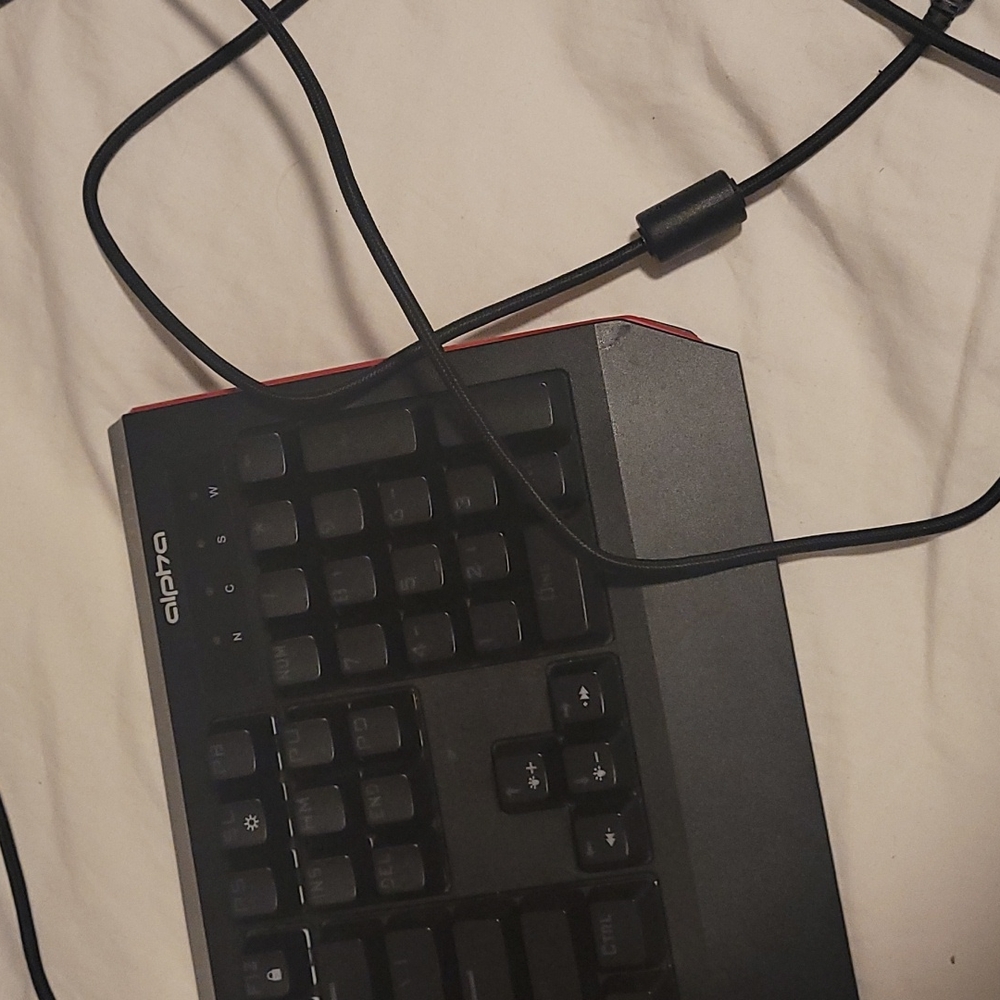 RGB Alpha Keyboard - Picture 4 of 6